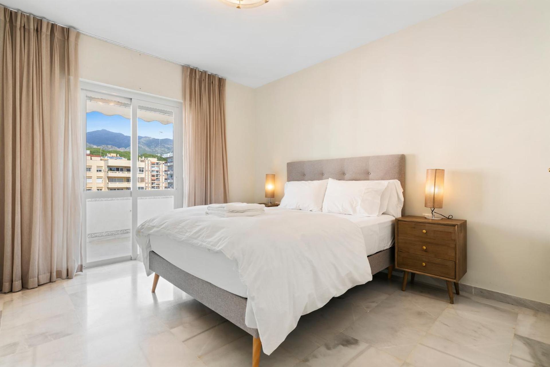 Lägenhet Sea View 2-bedroom With Pool Marbella